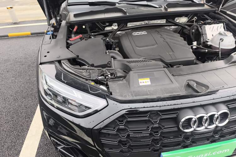 Used Audi Q5L 2025 45 TFSI Luxury Dynamic Edition Engine Bay Right