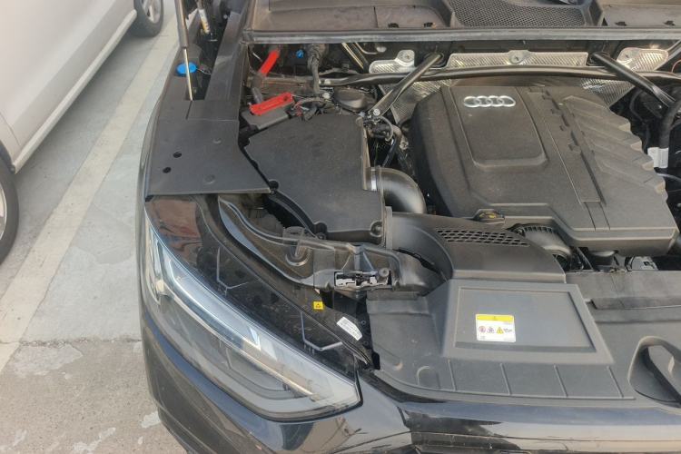Used Audi Q5L 2025 45 TFSI Luxury Dynamic Edition Engine Bay Right