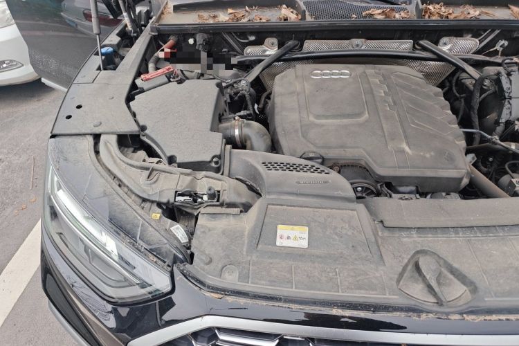 Used Audi Q5L 2025 quattro 45th Anniversary Edition 40 TFSI Sporty and Dynamic Model Engine Bay Right