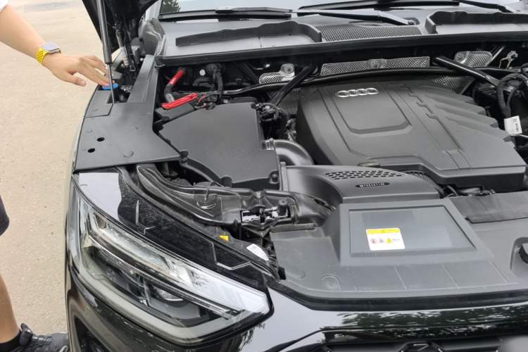 Used Audi Q5L 2025 quattro 45th Anniversary Edition 45 TFSI Luxury Dynamic Model Engine Bay Right