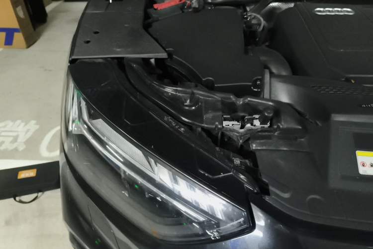 Used Audi Q5L 2025 45 TFSI Prestige Dynamic Edition Engine Bay Right