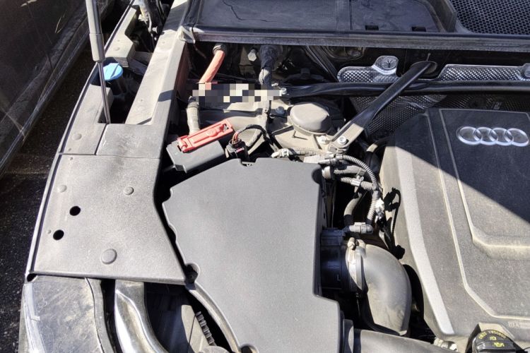 Used Audi Q5L 2025 40 TFSI Luxury Dynamic Edition Engine Bay Right