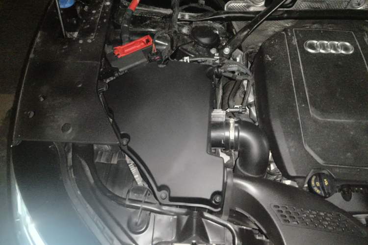 Used Audi Q5L 2025 quattro 45th Anniversary Edition 40 TFSI Luxury Dynamic Model Engine Bay Right