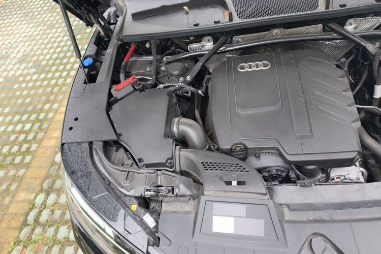 Used Audi Q5L 2025 45 TFSI Luxury Dynamic Edition Engine Bay Right