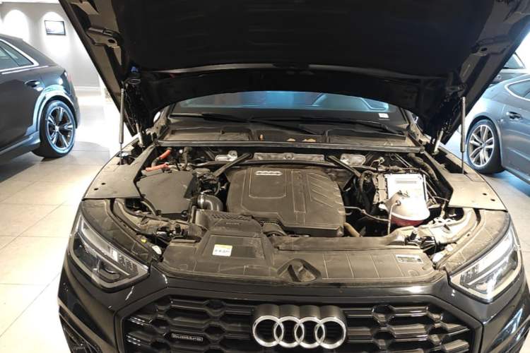 Used Audi Q5L 2025 quattro 45th Anniversary Edition 40 TFSI Luxury Dynamic Model Engine Bay Right