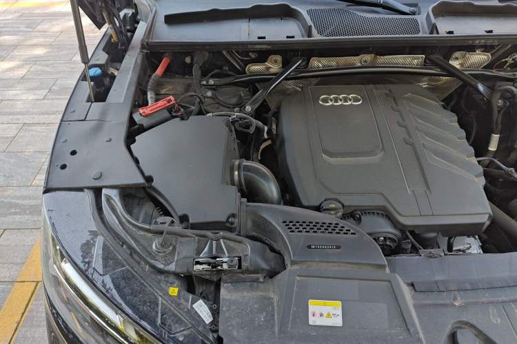 Used Audi Q5L 2025 quattro 45th Anniversary Edition 45 TFSI Luxury Dynamic Model Engine Bay Right