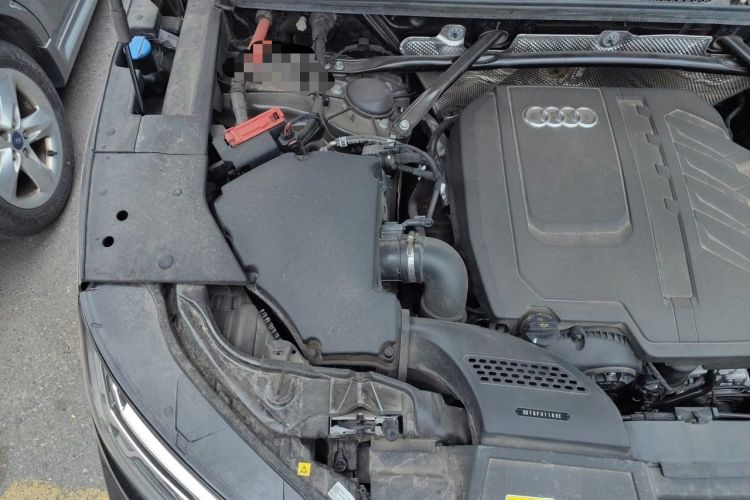 Used Audi Q5L 2025 40 TFSI Luxury Dynamic Edition Engine Bay Right