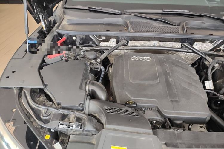Used Audi Q5L 2025 quattro 45th Anniversary Edition 45 TFSI Luxury Dynamic Model Engine Bay Right
