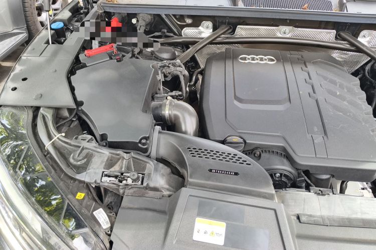 Used Audi Q5L 2025 40 TFSI Luxury Dynamic Edition Engine Bay Right