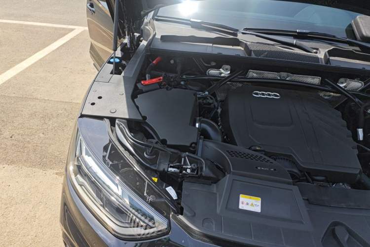 Used Audi Q5L 2025 45 TFSI Luxury Dynamic Edition Engine Bay Right