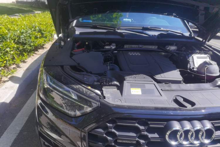 Used Audi Q5L 2025 40 TFSI Luxury Dynamic Edition Engine Bay Right