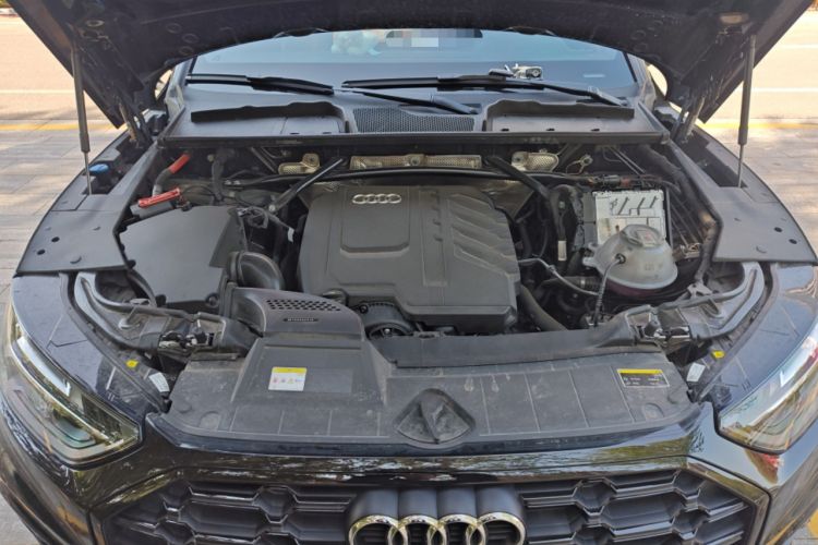 Used Audi Q5L 2025 quattro 45th Anniversary Edition 45 TFSI Luxury Dynamic Model Engine Bay