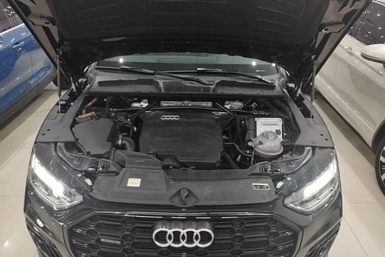 Used Audi Q5L 2025 40 TFSI Luxury Dynamic Edition Engine Bay