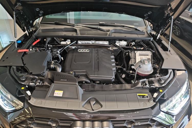 Used Audi Q5L 2025 quattro 45th Anniversary Edition 40 TFSI Luxury Dynamic Model Engine Bay