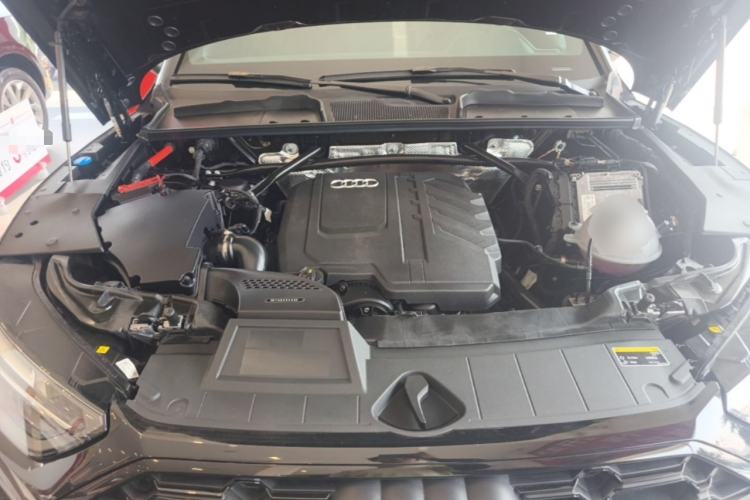 Used Audi Q5L 2025 40 TFSI Luxury Dynamic Edition Engine Bay