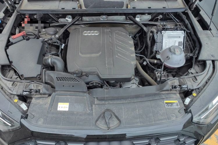 Used Audi Q5L 2025 40 TFSI Luxury Dynamic Edition Engine Bay