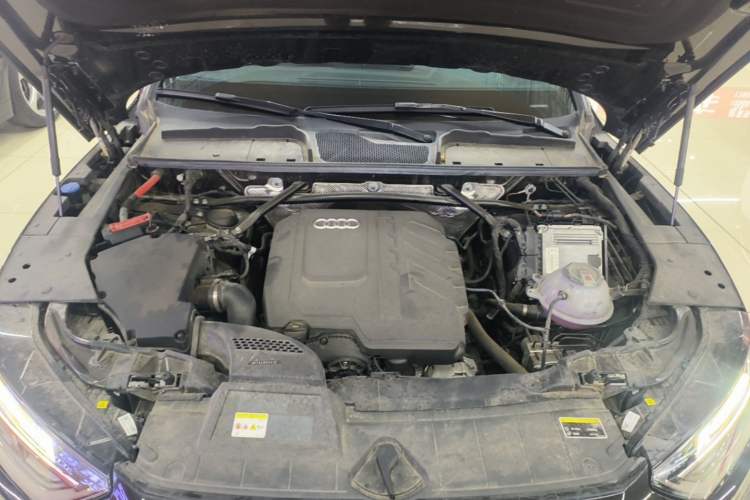 Used Audi Q5L 2025 40 TFSI Luxury Dynamic Edition Engine Bay