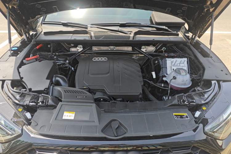 Used Audi Q5L 2025 45 TFSI Luxury Dynamic Edition Engine Bay