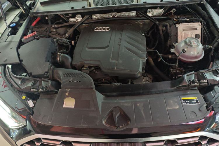 Used Audi Q5L 2025 40 TFSI Luxury Dynamic Edition Engine Bay