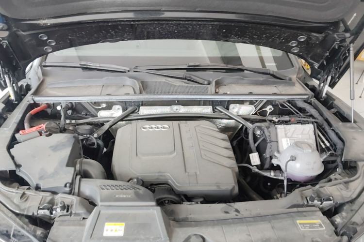 Used Audi Q5L 2025 quattro 45th Anniversary Edition 45 TFSI Prestige Dynamic Model Engine Bay