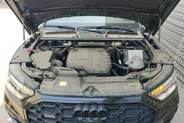 Used Audi Q5L 2025 quattro 45th Anniversary Edition 45 TFSI Prestige Dynamic Model Engine Bay
