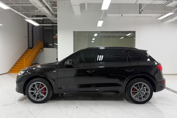 Used Audi Q5L 2025 quattro 45th Anniversary Edition 40 TFSI Luxury Dynamic Model Exterior 2