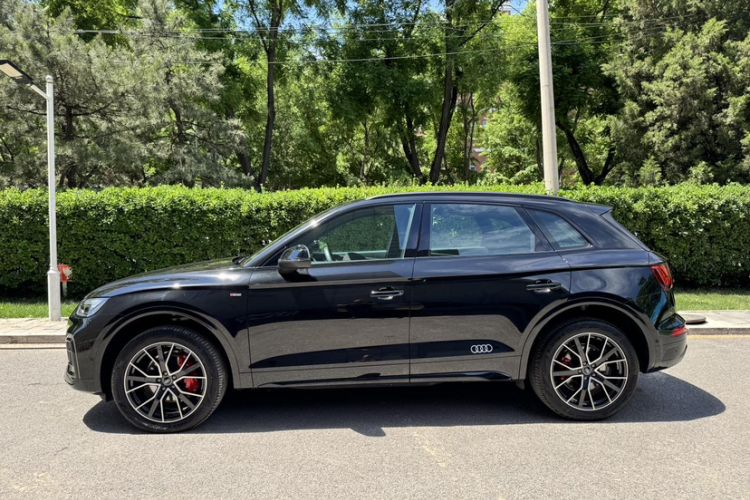Used Audi Q5L 2025 quattro 45th Anniversary Edition 45 TFSI Luxury Dynamic Model Exterior 2