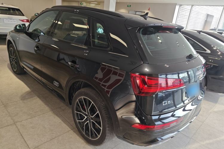 Used Audi Q5L 2025 quattro 45th Anniversary Edition 45 TFSI Luxury Dynamic Model Exterior 2