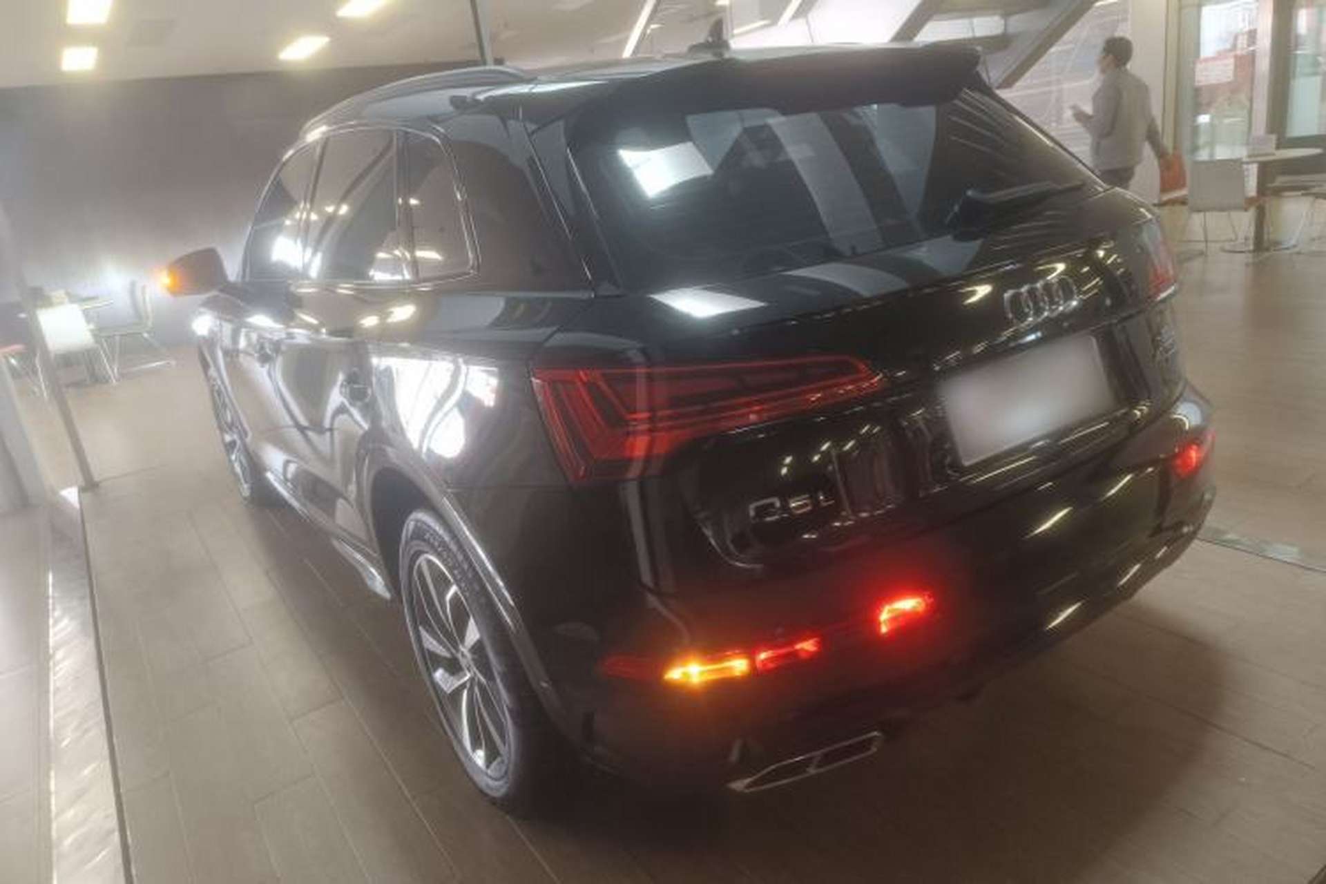 Used Audi Q5L 2025 quattro 45th Anniversary Edition 40 TFSI Luxury Dynamic Model Exterior 2