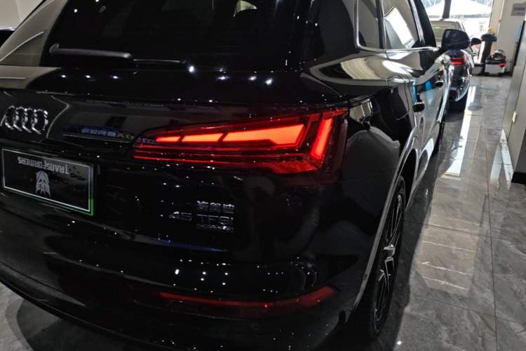 Used Audi Q5L 2025 quattro 45th Anniversary Edition 45 TFSI Luxury Dynamic Model Exterior 3