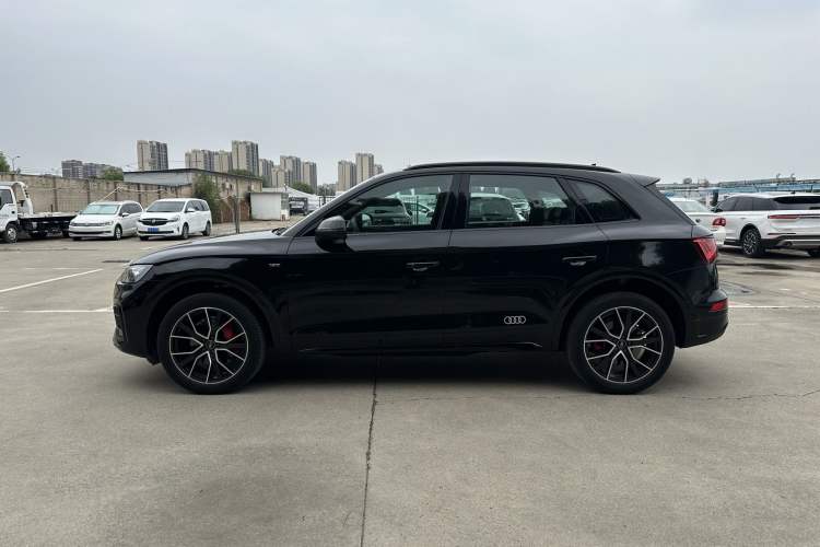 Used Audi Q5L 2025 quattro 45th Anniversary Edition 45 TFSI Luxury Dynamic Model Exterior 3