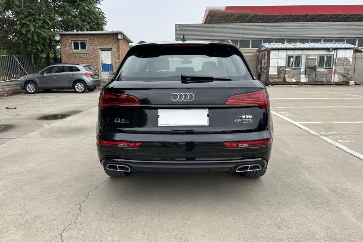Used Audi Q5L 2025 quattro 45th Anniversary Edition 45 TFSI Luxury Dynamic Model Exterior 4