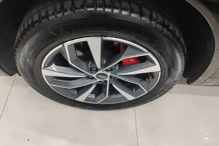 Used Audi Q5L 2025 40 TFSI Luxury Dynamic Edition Exterior 4