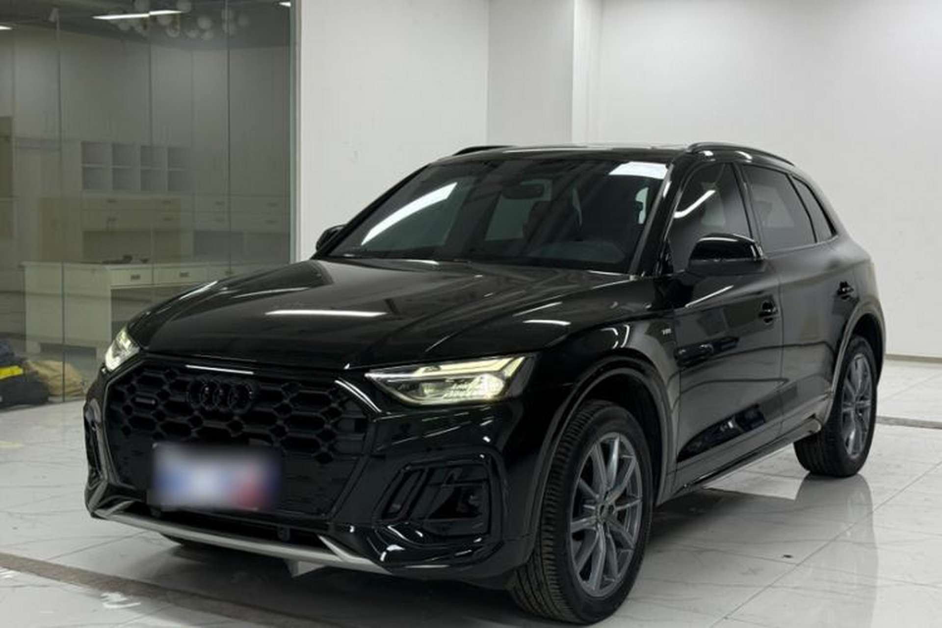 Used Audi Q5L 2025 quattro 45th Anniversary Edition 40 TFSI Luxury Dynamic Model Front Left 45 Deg