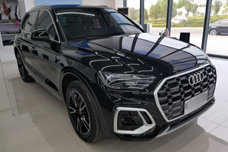 Used Audi Q5L 2025 quattro 45th Anniversary Edition 40 TFSI Sporty and Dynamic Model Front Right 45 Deg