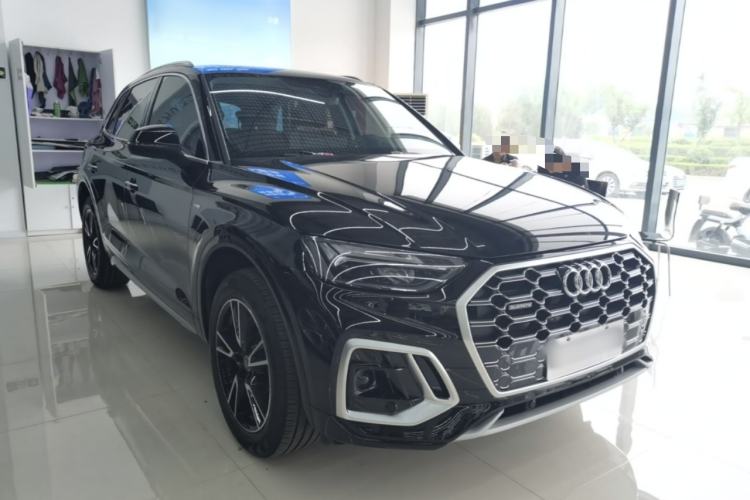 Used Audi Q5L 2025 quattro 45th Anniversary Edition 40 TFSI Sporty and Dynamic Model Front Right 45 Deg