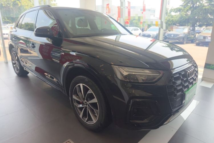 Used Audi Q5L 2025 40 TFSI Luxury Dynamic Edition Front Right 45 Deg