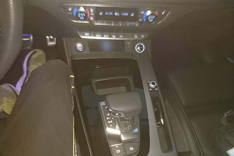 Used Audi Q5L 2025 45 TFSI Luxury Dynamic Edition Gear Lever