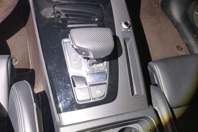 Used Audi Q5L 2025 45 TFSI Luxury Dynamic Edition Gear Lever
