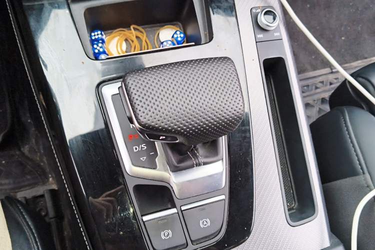 Used Audi Q5L 2025 40 TFSI Luxury Dynamic Edition Gear Lever