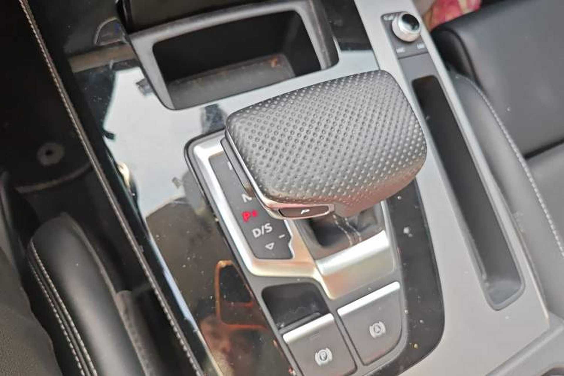 Used Audi Q5L 2025 40 TFSI Fashionable and Dynamic Edition Gear Lever