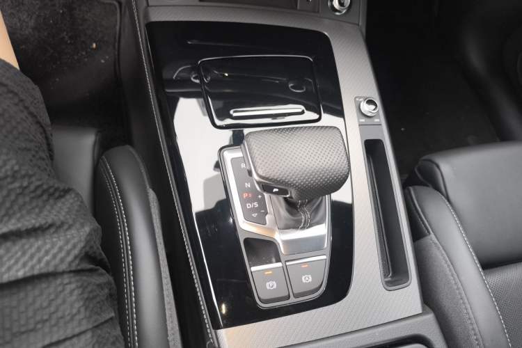 Used Audi Q5L 2025 45 TFSI Luxury Dynamic Edition Gear Lever