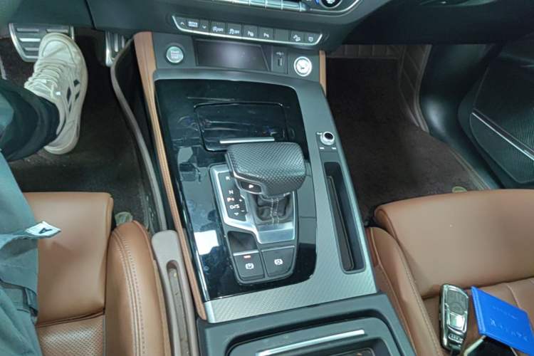 Used Audi Q5L 2025 45 TFSI Luxury Dynamic Edition Gear Lever