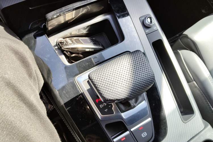 Used Audi Q5L 2025 40 TFSI Luxury Dynamic Edition Gear Lever