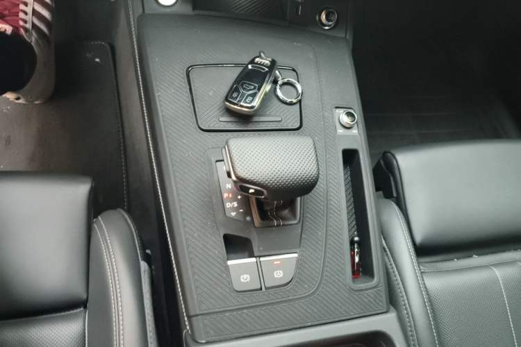 Used Audi Q5L 2025 45 TFSI Luxury Dynamic Edition Gear Lever