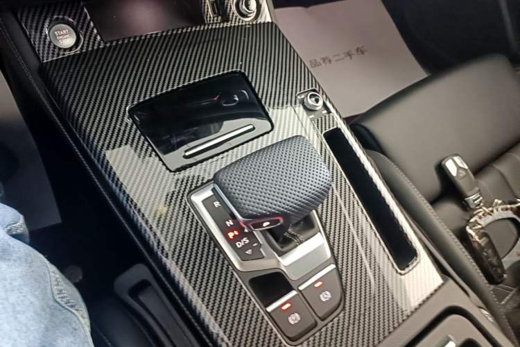 Used Audi Q5L 2025 40 TFSI Luxury Dynamic Edition Gear Lever