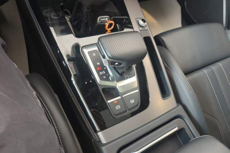 Used Audi Q5L 2025 40 TFSI Luxury Dynamic Edition Gear Lever