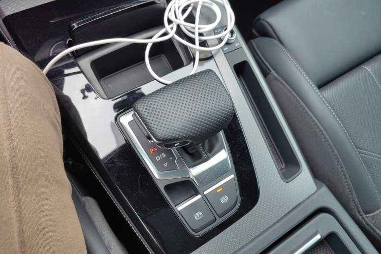 Used Audi Q5L 2025 40 TFSI Luxury Dynamic Edition Gear Lever