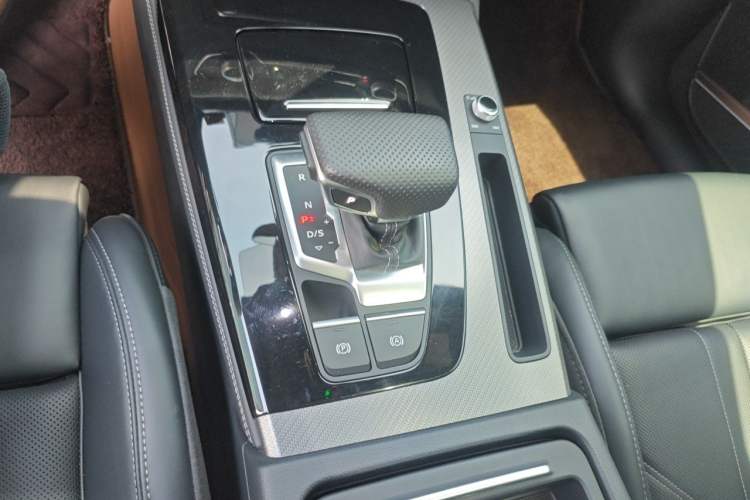 Used Audi Q5L 2025 45 TFSI Luxury Dynamic Edition Gear Lever