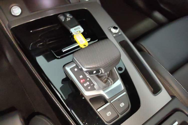 Used Audi Q5L 2025 40 TFSI Luxury Dynamic Edition Gear Lever